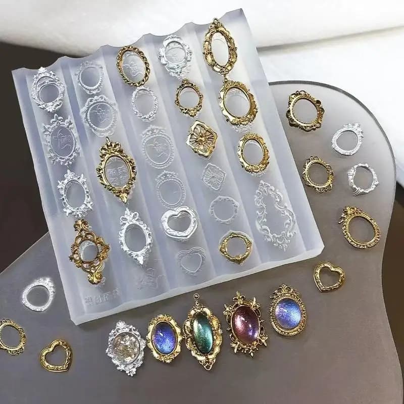 * Hot Sale Retro Picture Frame Gem Baroque Shell Carving 3D Relief Manicure Templates Nail Art Transparent Silicone Nail Mold