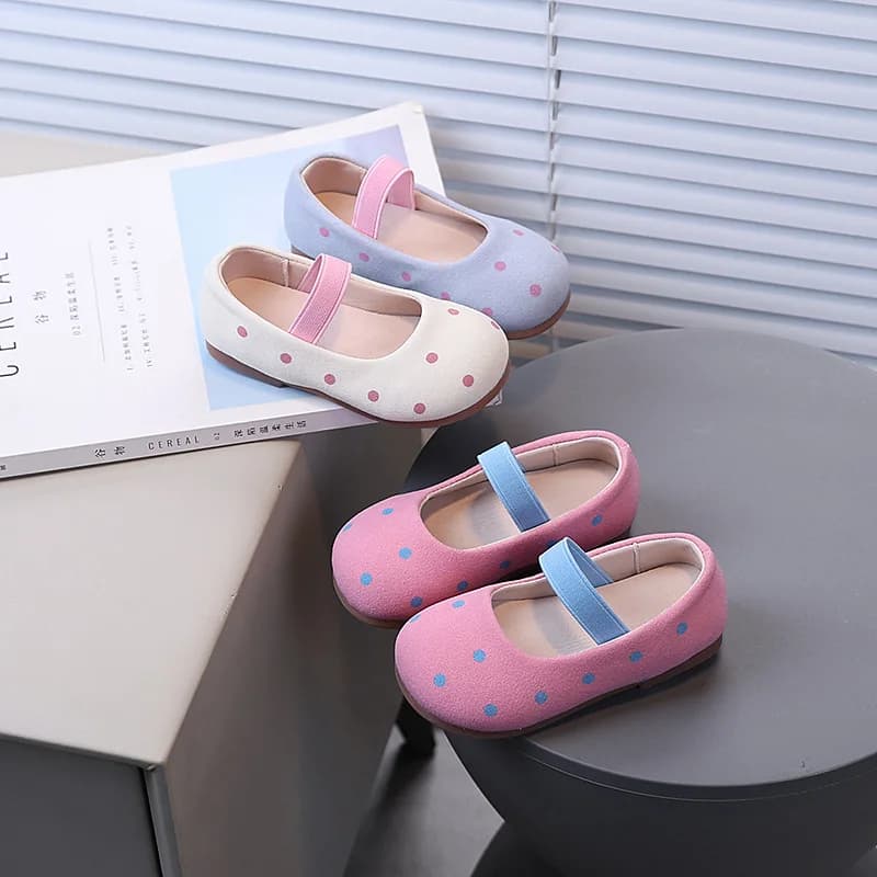 Scarpe Basse da Bambina Slip-on con Dolci Pois, Mocassini Antiscivolo con Suola Morbida, Nuove Scarpe da Ballo per Bambini 2025, Punta Tonda, Colore Caramella