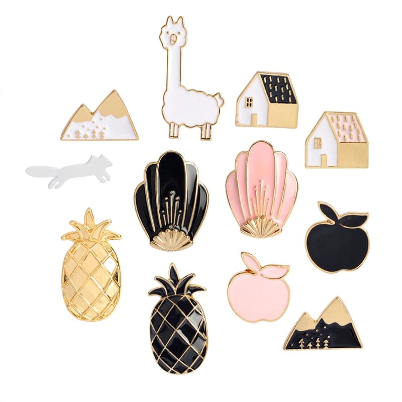 Fox Snow Mountain Shell Spilla Spille con bottoni Giacca di jeans Spilla Distintivo Cartoon Gioielli di moda Regalo Ananas Apple House