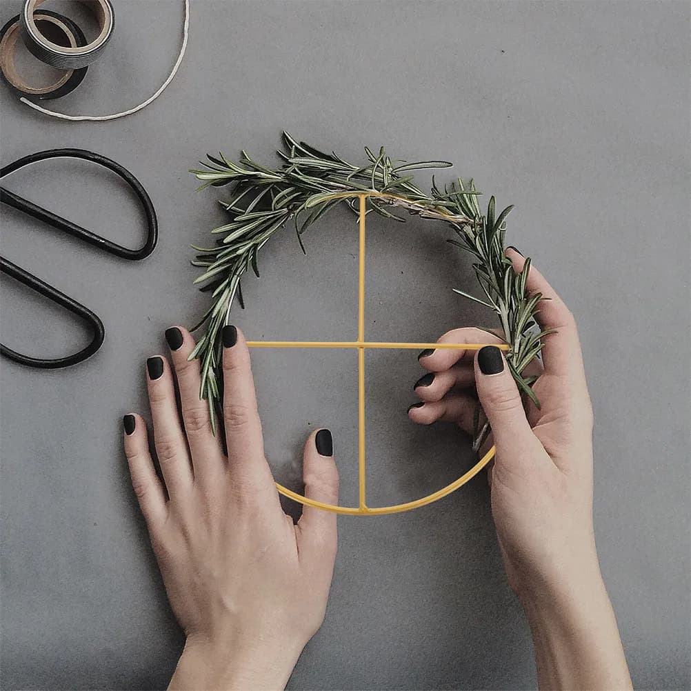 2Pcs Golden Dreamcatcher Iron Rings Round DIY Wreath Hoops Sturdy Metal Craft Rings Hanging Decoration Materials