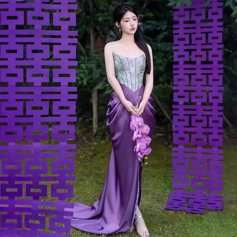 Nuovo Abito da Sposa in Stile Cinese, Vestito da Mattrimonio Viola, Gonna da Fidanzamento, Abito da Sposa di Lusso Minimalista con Strascico e Bustier per Banchetto Nuziale