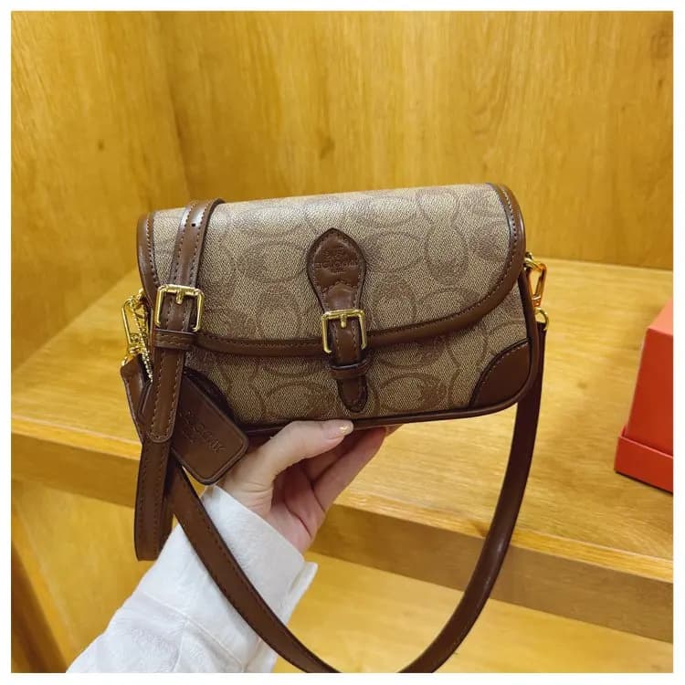 Borsa fasciatoio a tracolla classica da donna, di design, di lusso, grande capacità, elegante borsa a spalla in pelle, look vintage alla moda.