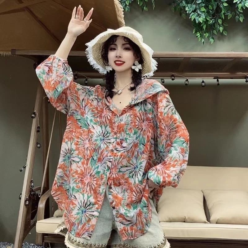 Color design top for clothes with sunscreen with fashionable floral hood for women