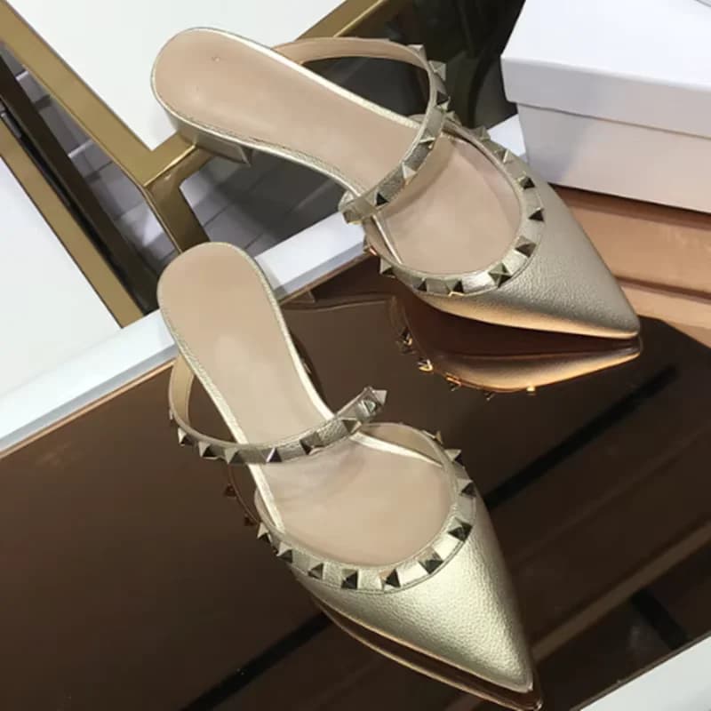 Lady Shiny Gold Studs Strap Pumps 4cm Med Heels Slides Outdoor Summer Sexy Dress Shoes pelle verniciata e opaca alta moda