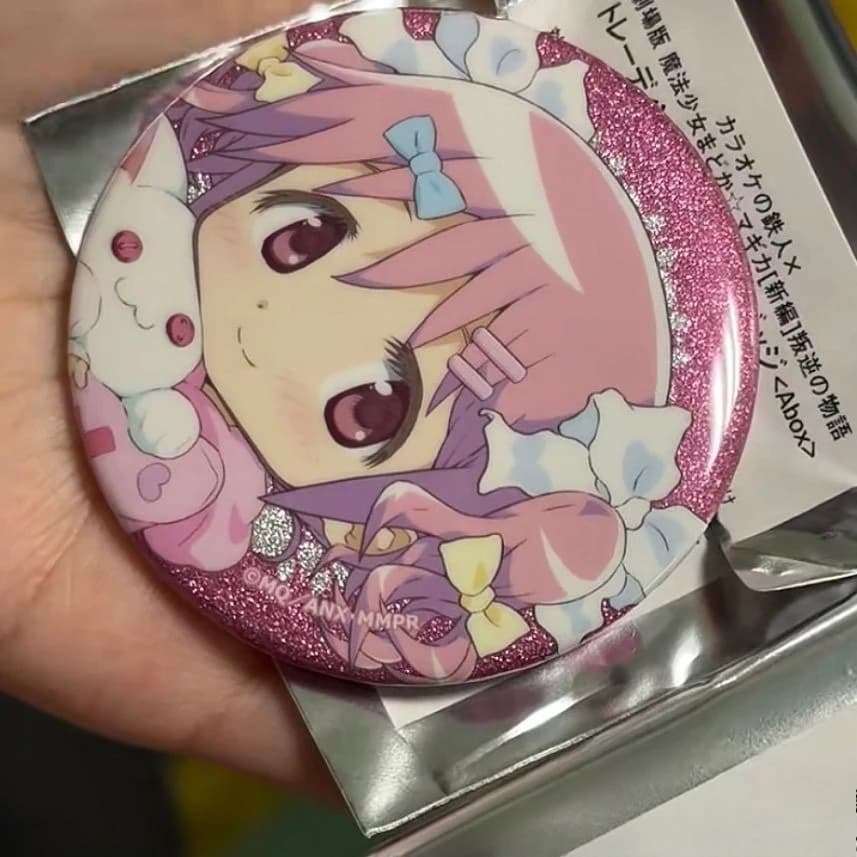 58mm Cute Anime Puella Magi Madoka Magica Figura Icona Spilla Distintivo Spilla in banda stagnata per zaino Vestiti Petto Ornamento Regali Pin