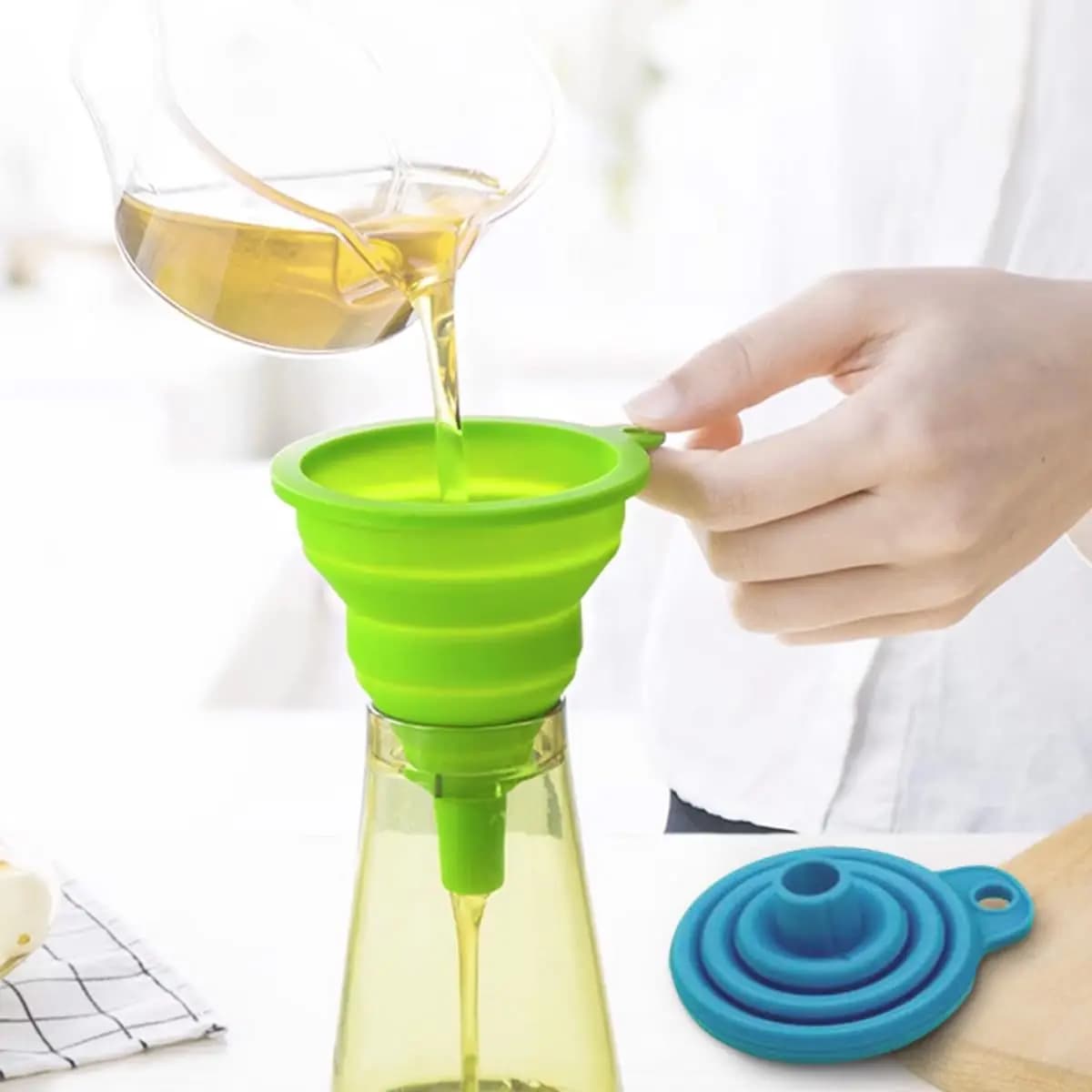 FAIS DU Silicone Funne Imbuto pieghevole in silicone per uso alimentare per il riempimento di bottiglie d'acqua in polvere liquida Imbuto da cucina