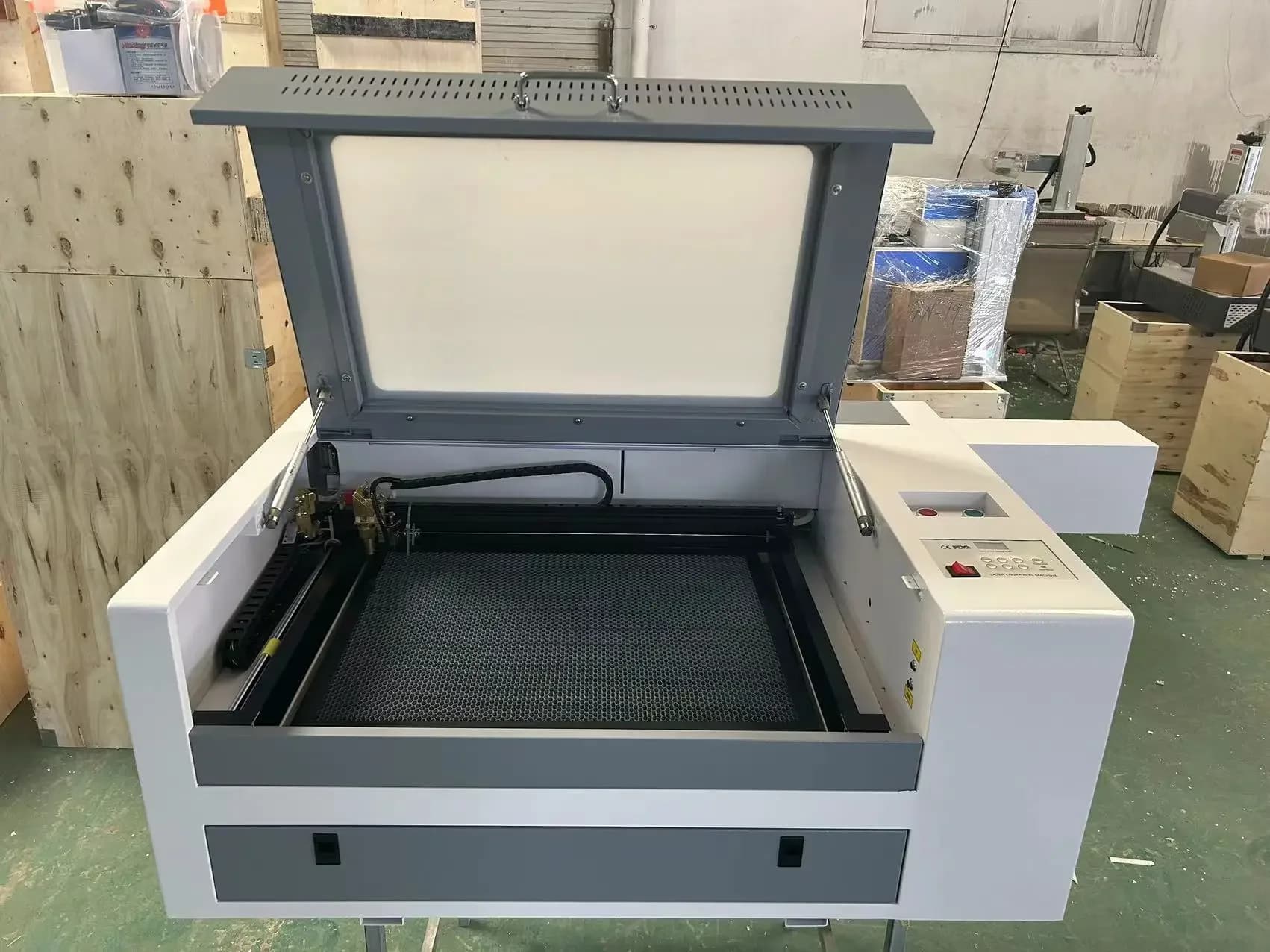 # i produttori forniscono direttamente la macchina da taglio per incisione acrilica con macchina per incisione laser della scheda madre M2