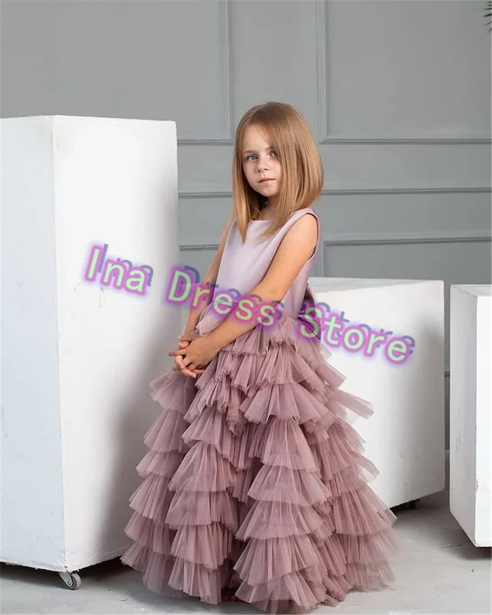Bellissimo abito da ragazza di fiori a strati in tulle rosa soffice per abiti da ballo da sera di compleanno per la festa nuziale della piccola principessa personalizzabili