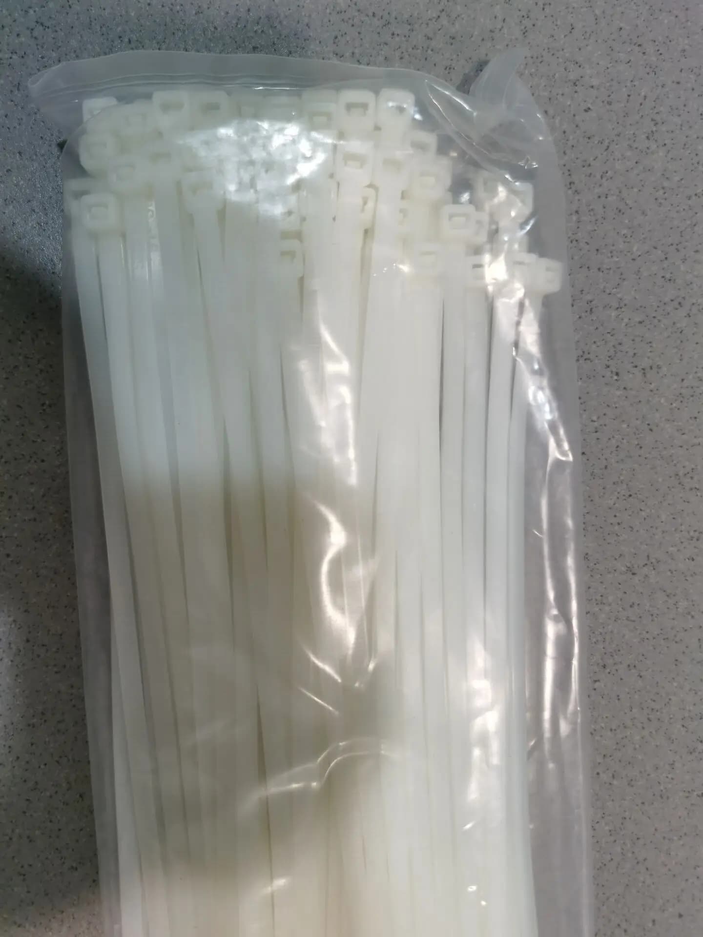 Cable tie/Tie Belt/Lock Belt,300 mm length /4.8mm width,100 pieces/bag,Minimum binding force:200N,