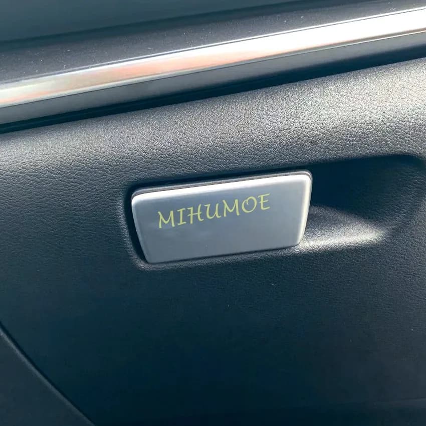 Copertura della maniglia della scatola di immagazzinaggio in argento per Nissan Rogue / X-Trail T33 2021-2025 2023-2025 Accessori interni cromati opachi