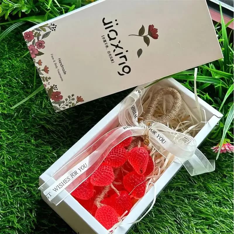 Sapone creativo fatto a mano alla fragola Sapone all'olio essenziale con fragranza di lusso Il miglior regalo per il festival per viso, corpo, sapone per la pulizia profonda