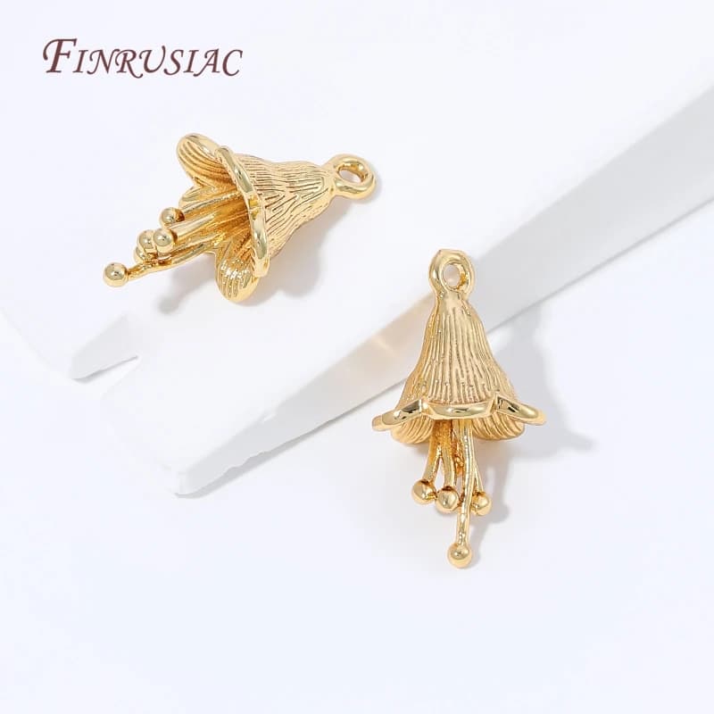Ciondoli a forma di medusa placcati oro 18K, pendenti in ottone a tema vita marina per creazione fai da te di collane, bracciali, orecchini e altri gioielli