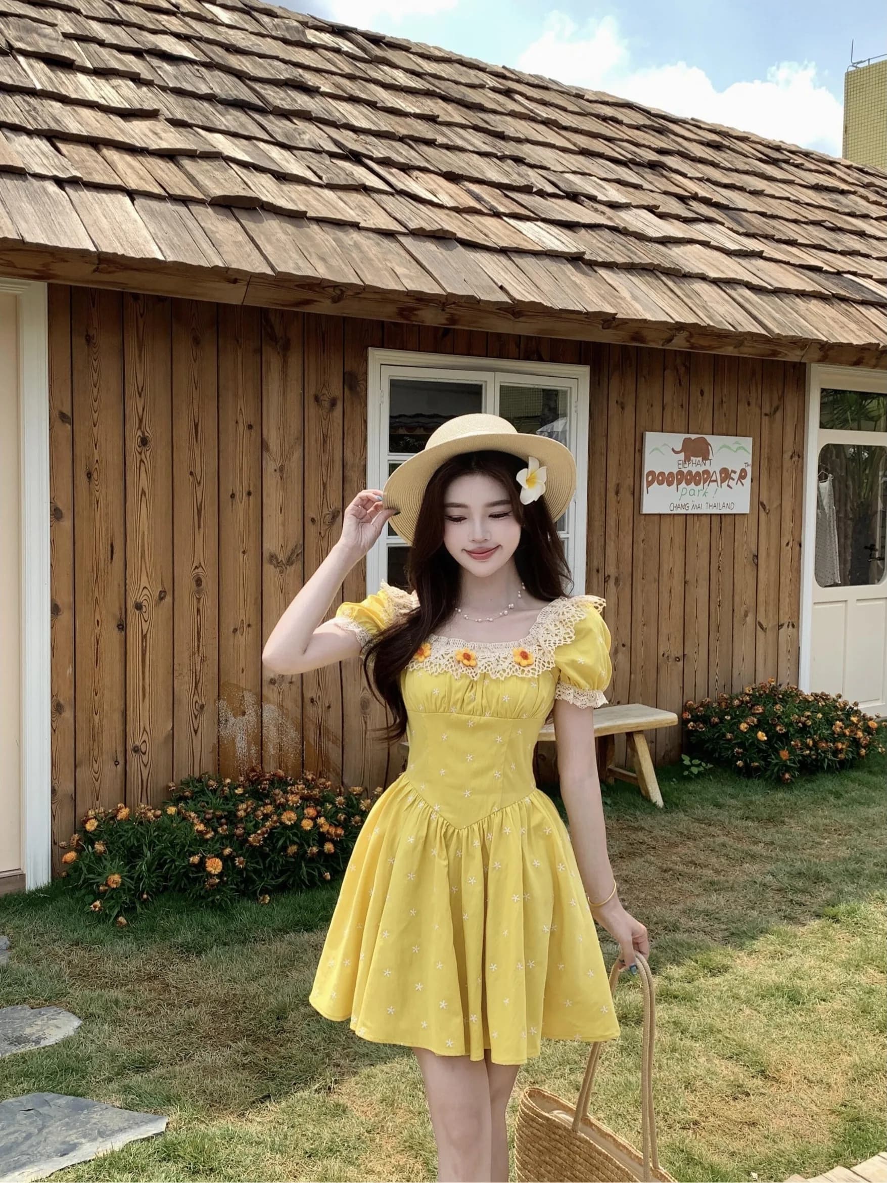 Abito Giallo a Trapezio Estivo Nuovo Stile Design per Vacanze Gonna Corta Snellente per Donne Curvy Stile Francese Vita Alta Traspirante
