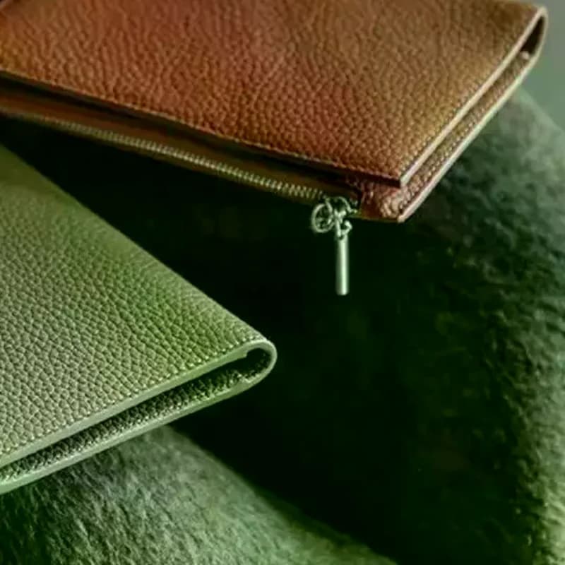 Leather Passport Holder Portable Waterproof Multi-Card Business Travel Wallet Unisex For Zipper Cover For Documents Coins