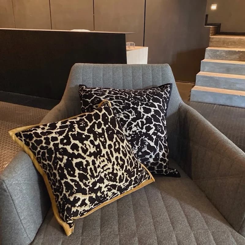 Luxury Modern Pillow Sheet with Animal Jungle Print Decorative Federa Artistic Deco Sofa Chair Bed Linen Coussin