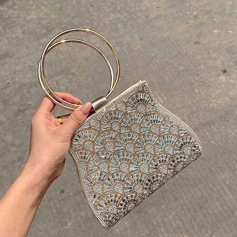 Borsa con pochette con diamanti lucidi glitterati Borsa per banchetti per feste di nozze Anello in metallo Borsa da donna portatile Borsa da sera di lusso Borsa a tracolla