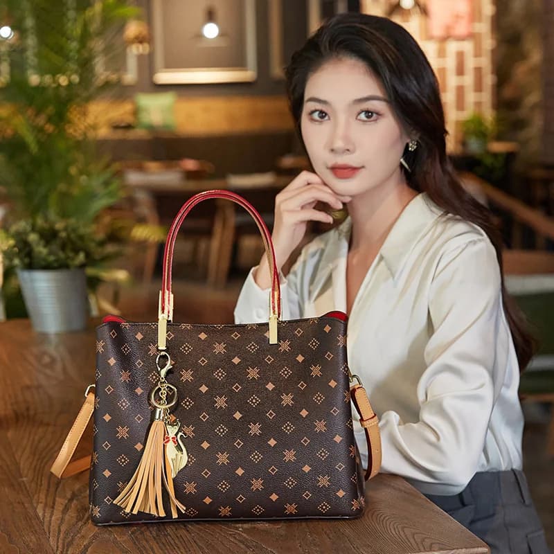 Borsa a tracolla in pelle testurizzata elegante e alla moda per donna, borsa fasciatoio di lusso di design a grande capacità per pendolari, semplice e chic