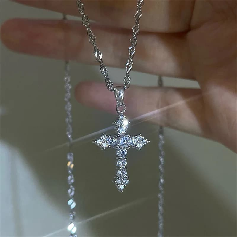 Light luxury super flash cross pendant necklace female design sense niche personality simple versatile temperament neck chain collarbone chain