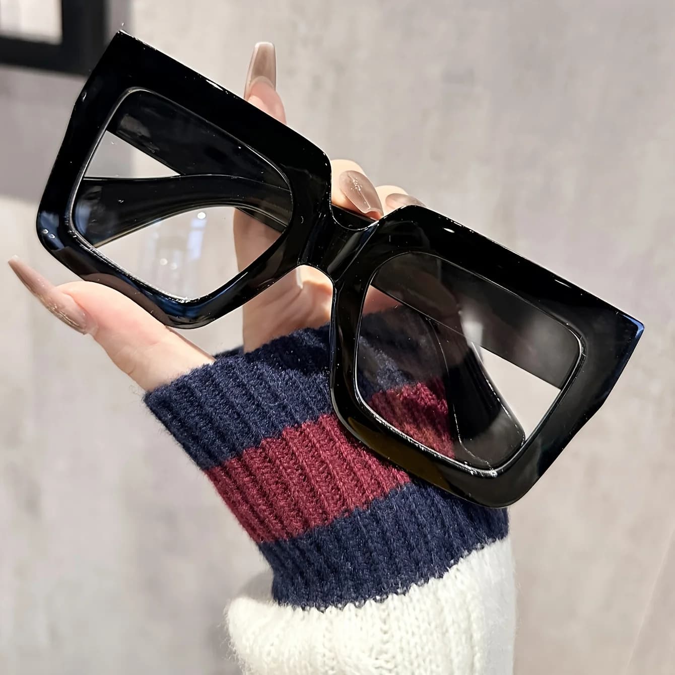 [Occhiali piatti alla moda] 1 paio di occhiali piatti quadrati grandi da donna, lenti trasparenti, diversi colori disponibili, adatti a varie forme del viso, perfetti per l'ufficio, il business, il rientro a scuola e l'abbigliamento casual