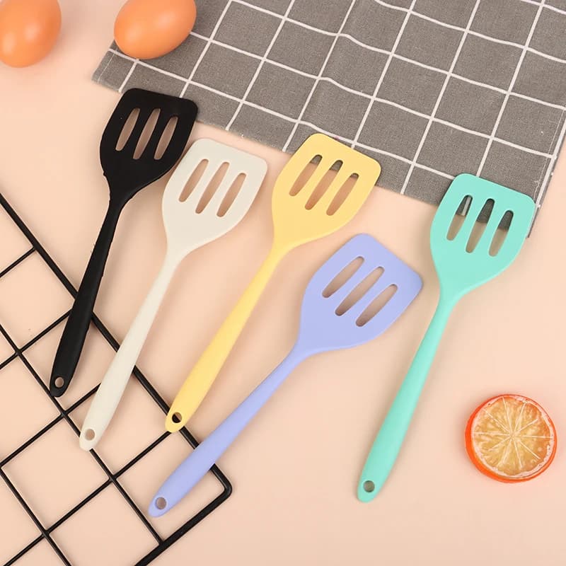 1PC Egg Fish Frying Pan Spatula Scoop Fried Shovel Silicone Turners Cooking Utensils Kitchen Tools Cooking Accessories Gadgets