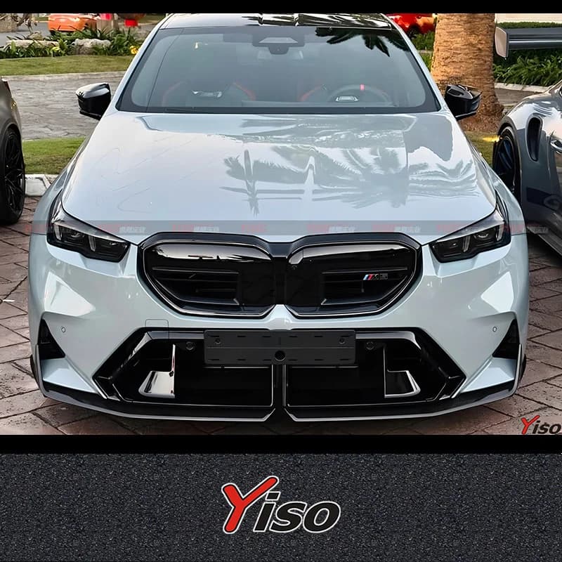 Kit M-Performance in fibra di carbonio a secco per BMW M5 G90: Labbro anteriore, Labbro posteriore, Minigonne laterali, Alettone posteriore, Spoiler anteriore
