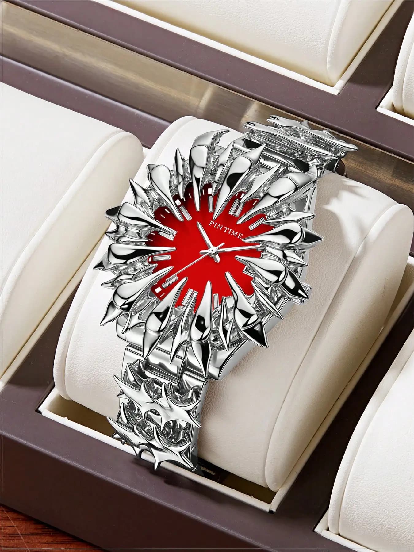 Orologio al Quarzo con Design a Punte in Acciaio Inossidabile e Quadrante Rosso per Uomo e Donna