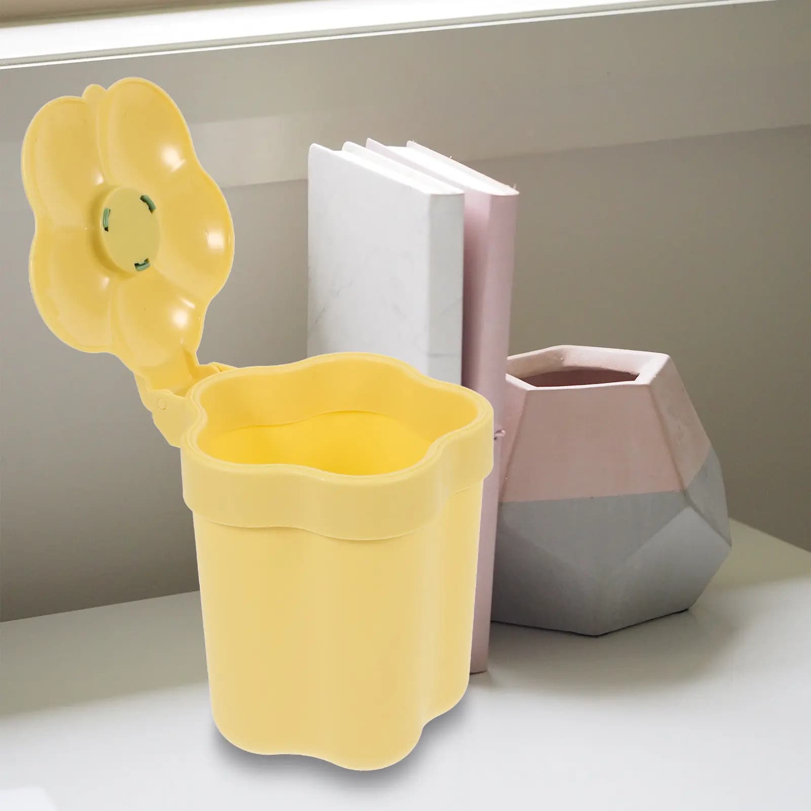 Cestino per rifiuti da scrivania a forma di fiore, piccolo e pratico, con coperchio, per ufficio, studio, camera da letto, bagno, cucina, casa