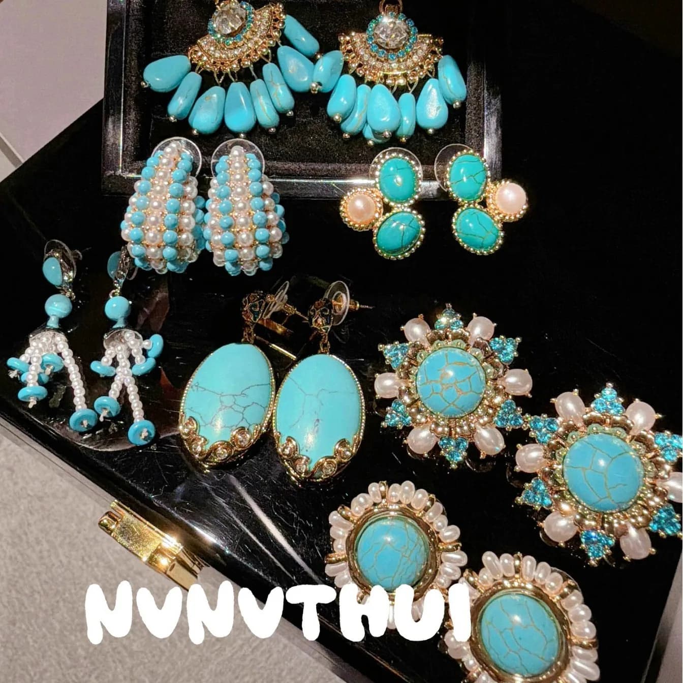 Set di Orecchini, Collana e Anello con Fiore Turchese e Perla a Goccia