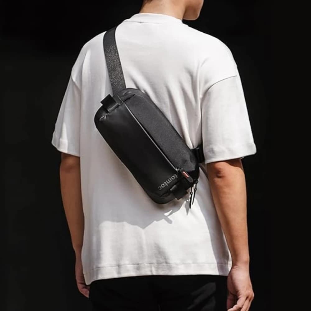 Mini unisex bag EDC compact shoulder bag with adjustable shoulder strap Small baby carrier for workout Travel Hiking, Black