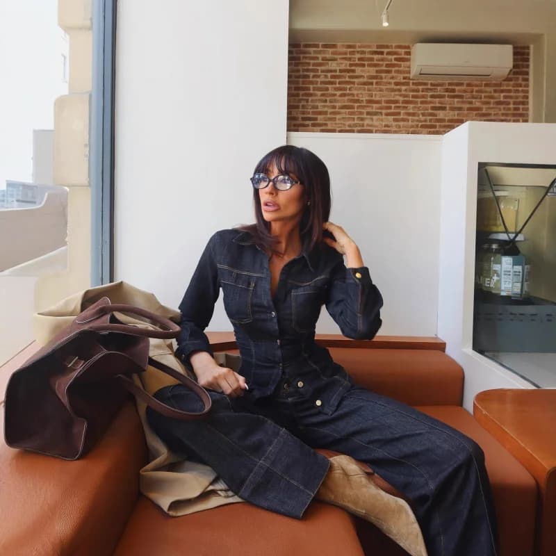 Abbigliamento femminile in stile europeo e americano, articolo popolare per il commercio transfrontaliero, semplice maglia in denim slim-fit a maniche lunghe con colletto.