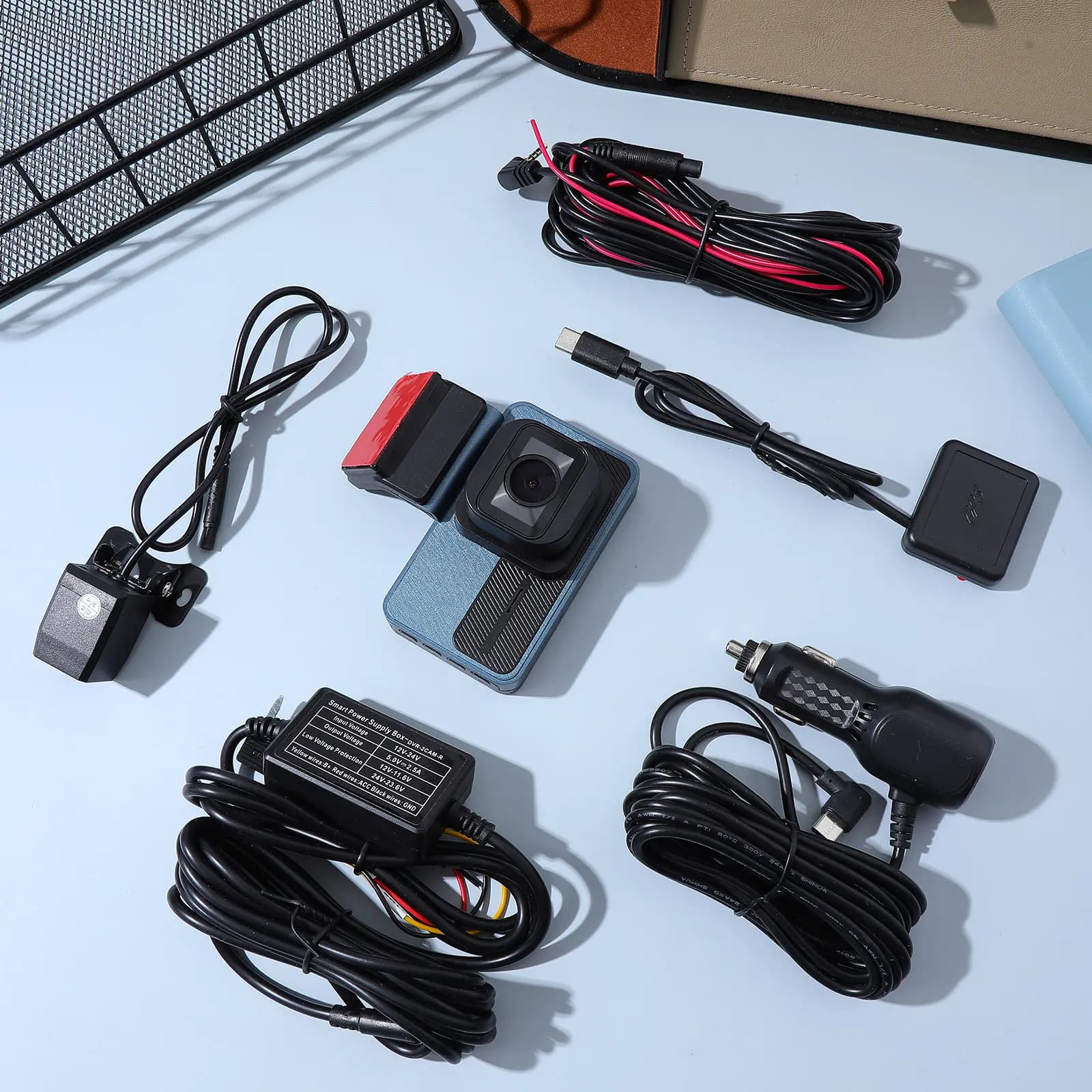 Telecamera per Auto con Doppia Lente 4K Anteriore e 2.5K Posteriore, GPS, Wi-Fi, Registrazione in Loop, Visione Notturna, Sicurezza Veicolare