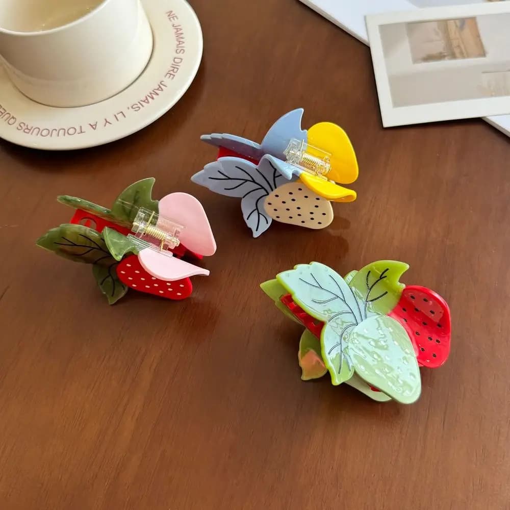Elegant Sweet Strawberry Acetate Hair Clip Delicate Hair Clips Fruit Acetate Claw Clip Cute Ponytail Shark Clip Outdoor