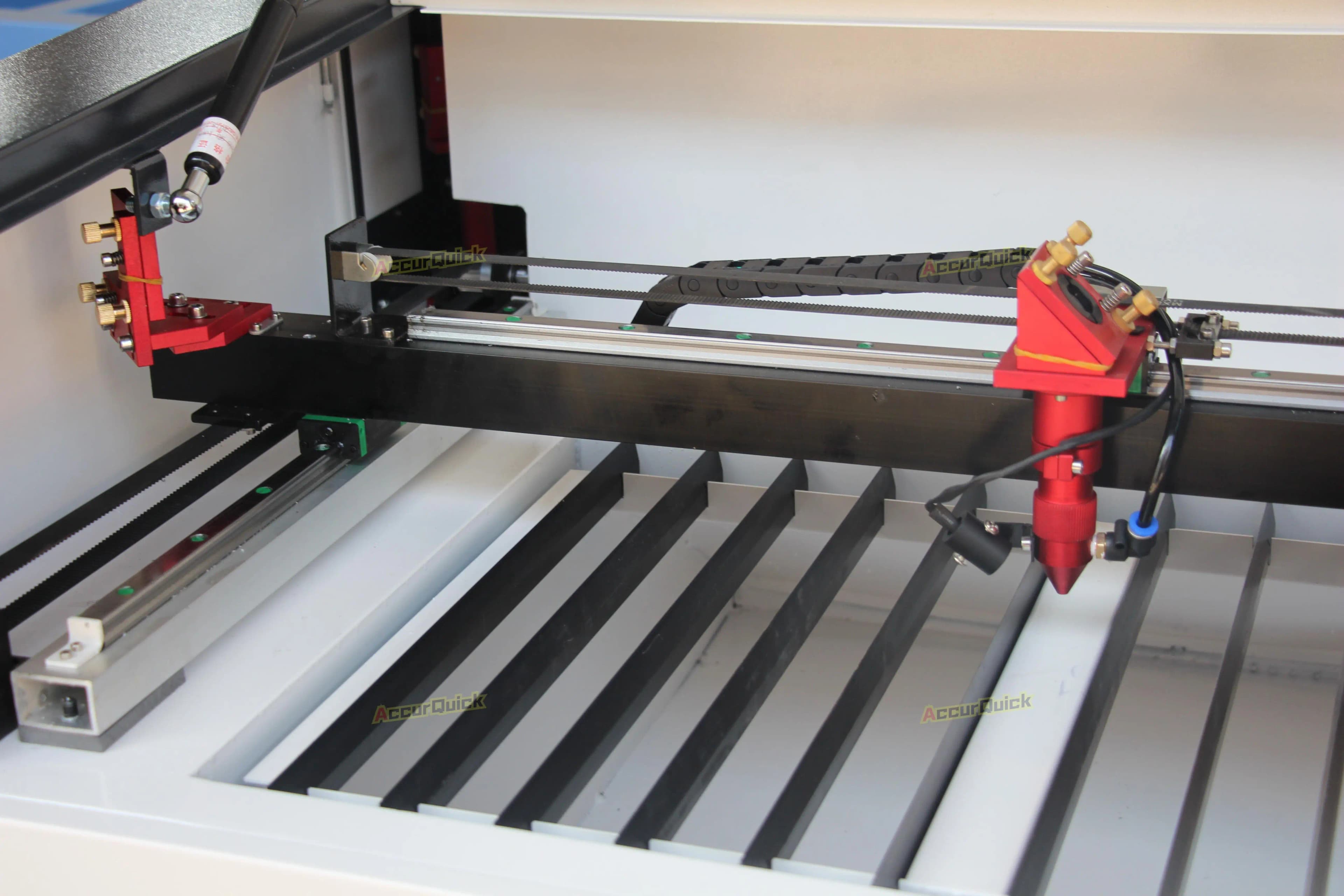 Macchina per Incisione e Taglio Laser CO2 ad Alta Efficienza con Tavolo Regolabile