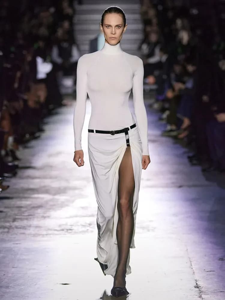 2025 Donne Celebrity Sexy Dolcevita a maniche lunghe Bianco Maxi Abiti lunghi con cintura Abito elegante da sera Party Club Outfit Vestido