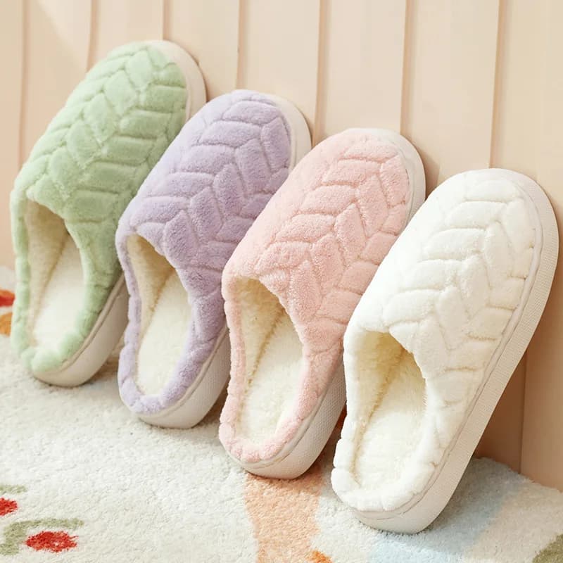 2025 New Women's Winter Slippers - Plush Fleece-Lined House Slides with Thick Non-Slip Sole, Cozy Couple Slippers for Indoor Use