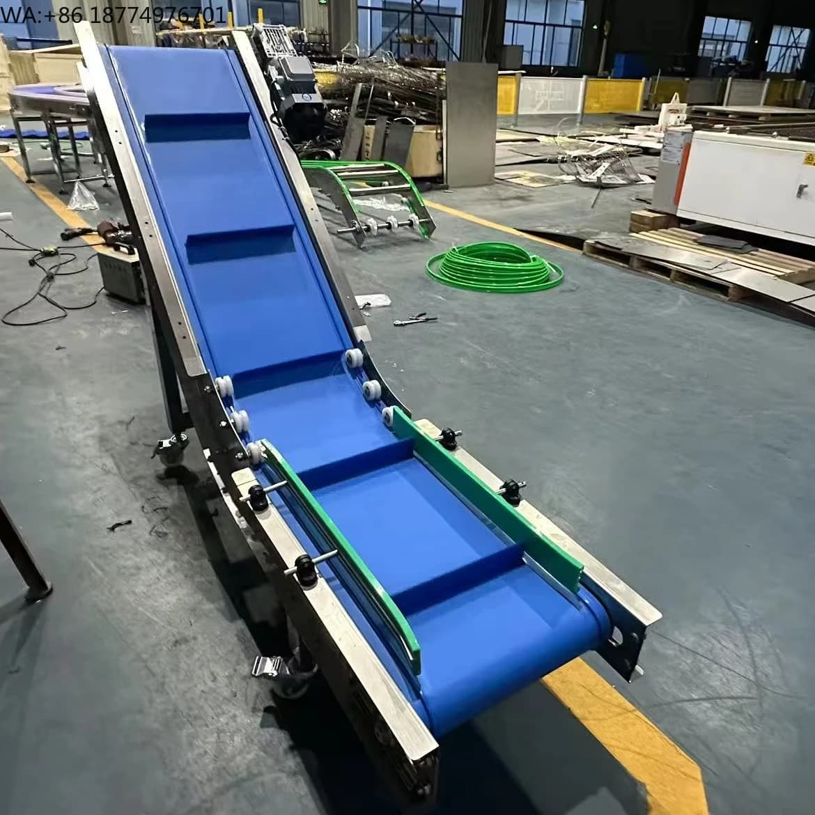 Conveyor with Automatic Lifting System, Custom Inclined Lifting System for Foods, Design Resistant to Strap