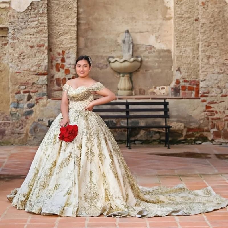 Personalizzato lucido champagne oro con spalle scoperte Quinceanera Dres applique con paillettes pizzo perline abiti da 15 Quinceanera
