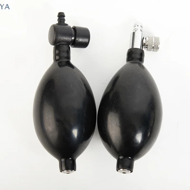 Bulb air pump for pressure gauge with torsion attachment