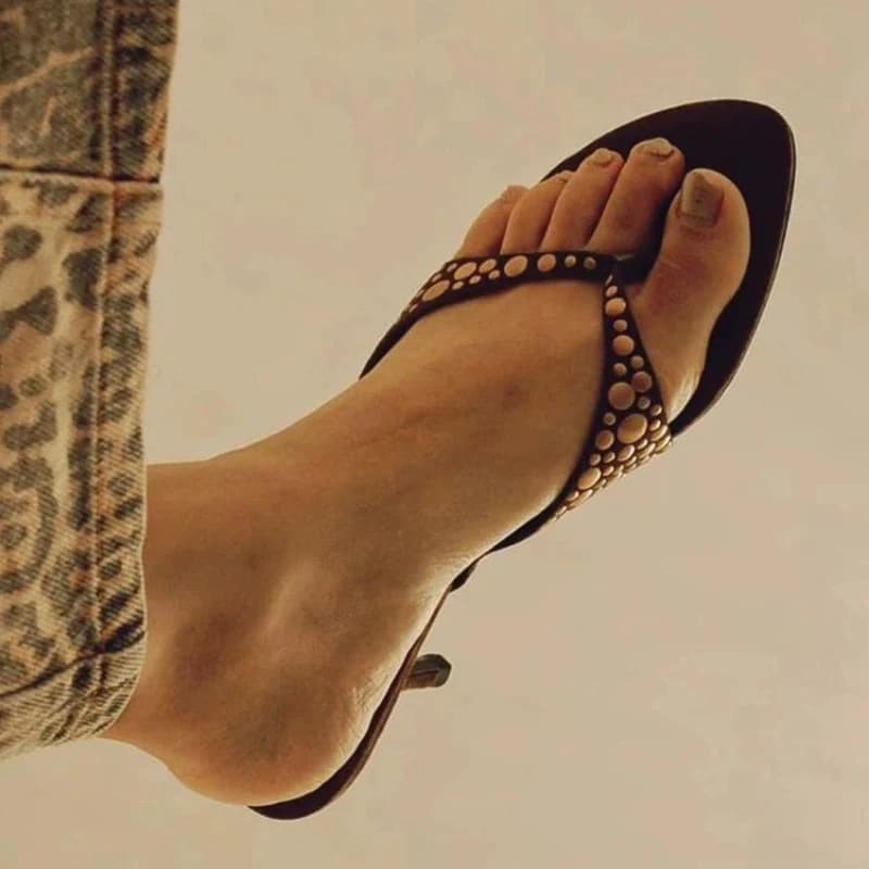 Nuove Scarpe con Tacco Alto Borchiato 2026, Sandali Estivi da Donna, Scarpe Sexy con Tacco Sottile, Sandali di Design