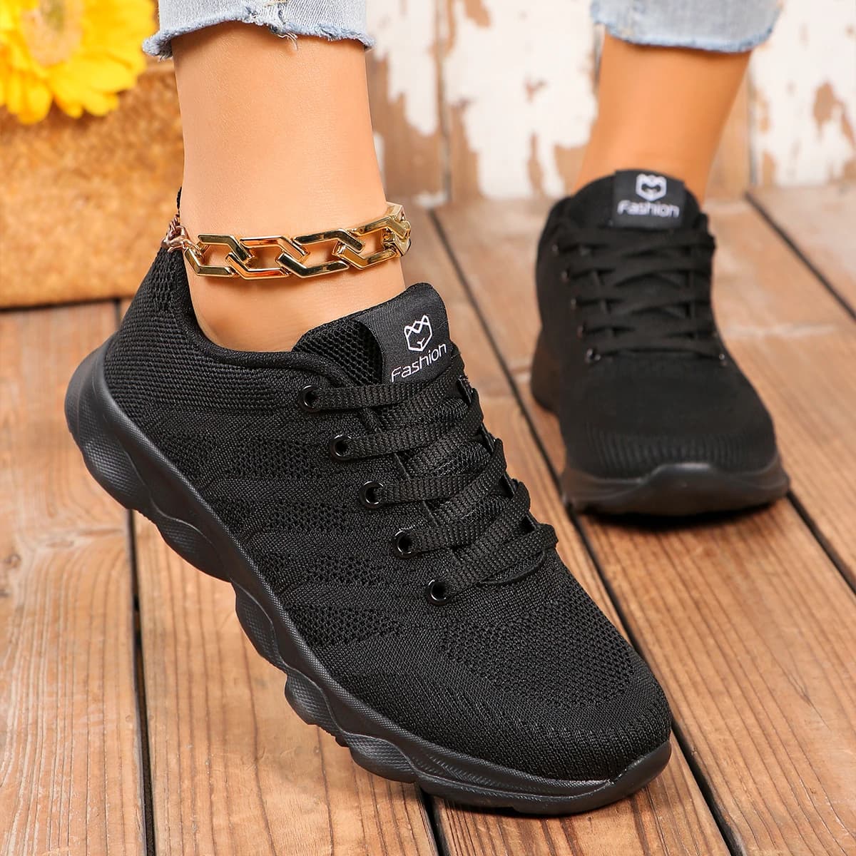 Women's Plus-Size Wide-Fit Outdoor Sneakers with Striped Geometric Decoration, Fabric Lace-Up lightweight Running Shoes
