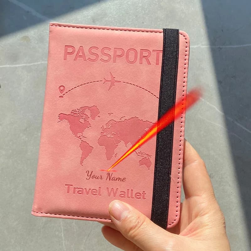 Custodia per passaporto alla moda con nome inciso al laser Portafoglio da viaggio Nome personalizzato Porta passaporto Custodia con cinturino elastico per passaporti