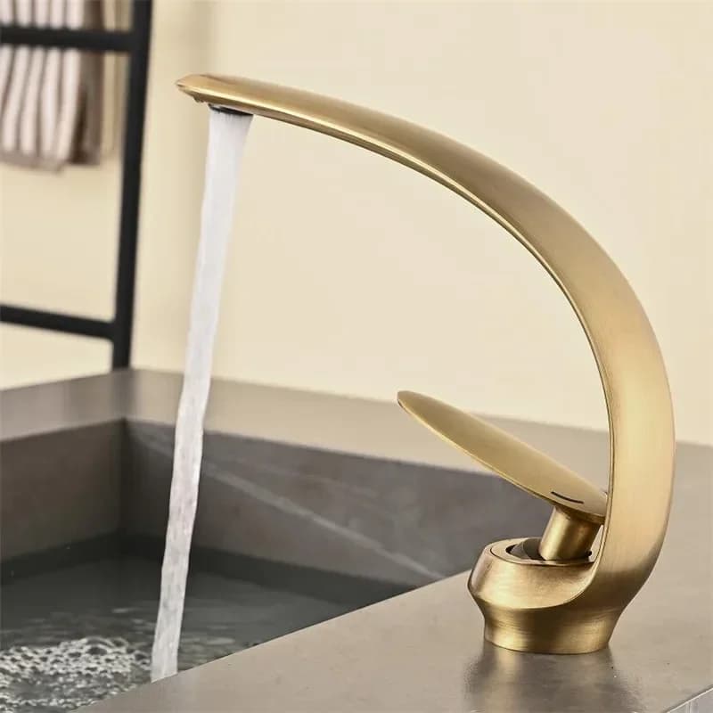 Rubinetto da bagno antico miscelatore per lavabo bianco rubinetto in ottone spazzola calda e fredda lavabo dorato gru monocomando per