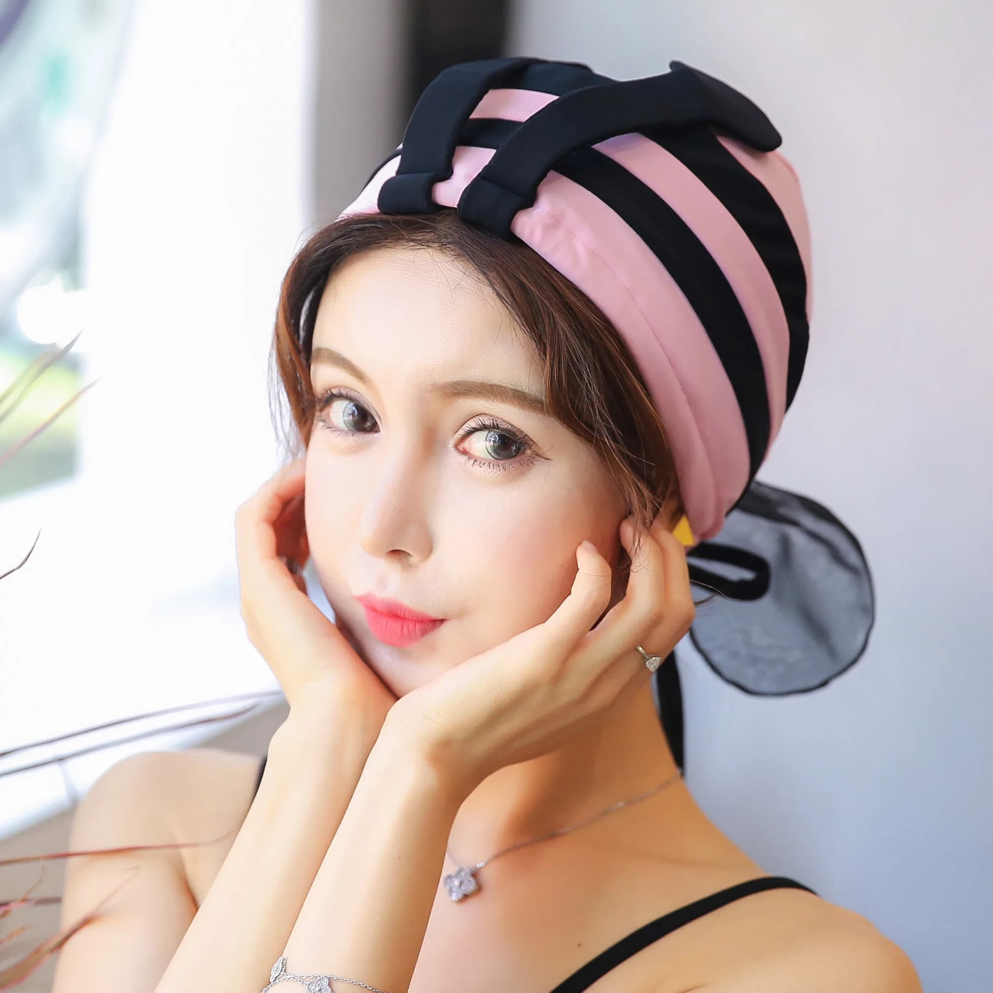 Ladies fashion elegant ear protection Cartoon Bee comfortable swim caps accessories Summer Beach Fishtail