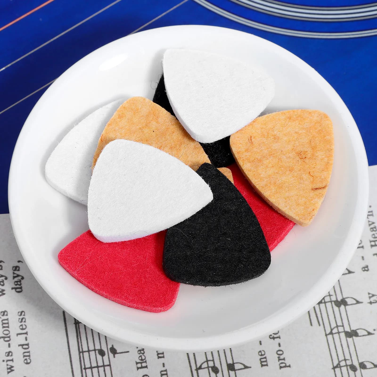 10 Pezzi Plettri in Feltro per Chitarra e Ukulele, Lisci, Antiscivolo, Morbidi, Premium, Fatti a Mano, Ideali per Suonare Comodamente