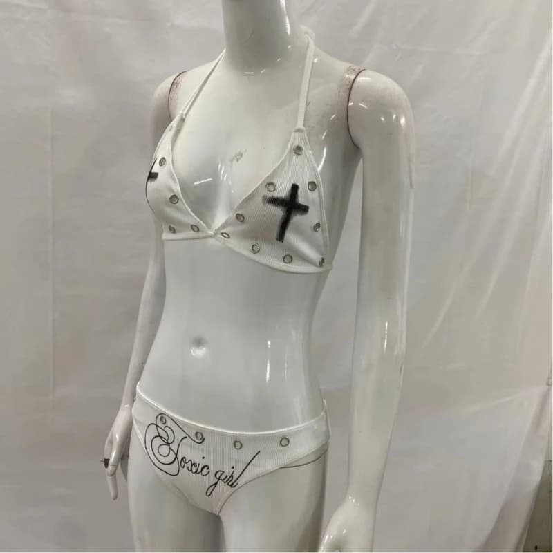 Bikini a due pezzi sexy senza maniche con stampa a croce e decorazioni in metallo, stile europeo americano, perfetto per le vacanze estive al mare