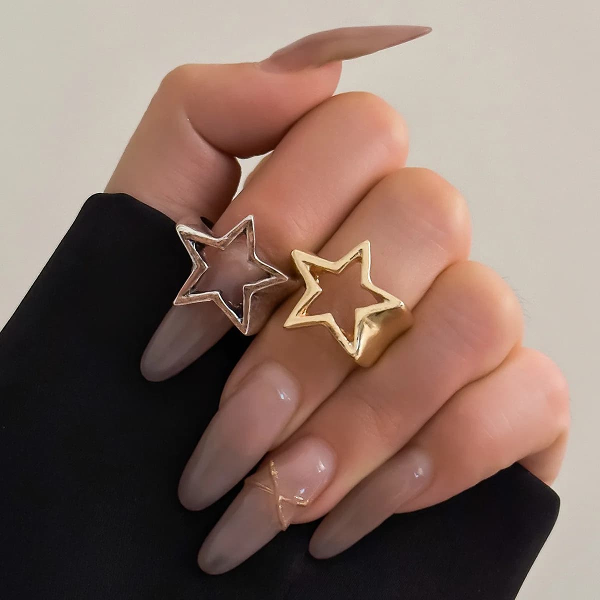 Hot Sale Simple Geometry Digging Out Pentagon Star Stereoscopic Rings for Women Locate Metal Rings Hip Hop Jewelry Paty