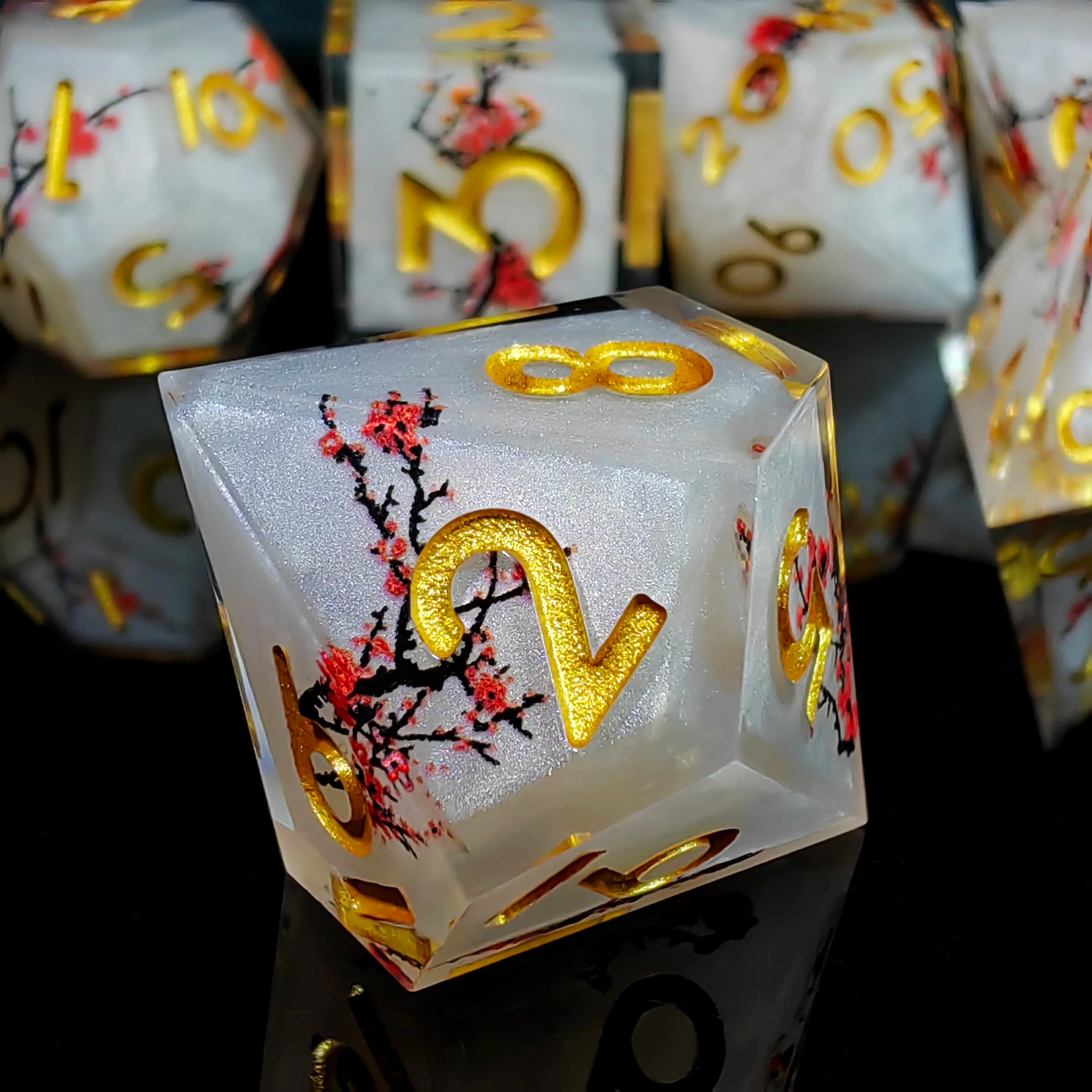 Set di dadi DnD in resina da 7 pezzi, modello di fiori di pruno, dadi poliedrici fatti a mano per Dungeons & Dragons, giochi di ruolo e da tavolo