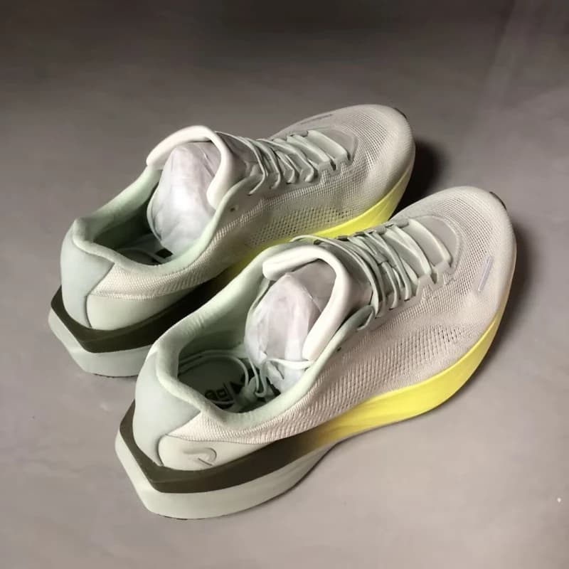 2026 New Luxury Mans Running Shoe Unisex Training Shoes Men Carbon Plate Outdoor Running Shoes Super Light Walking Sneakers Men