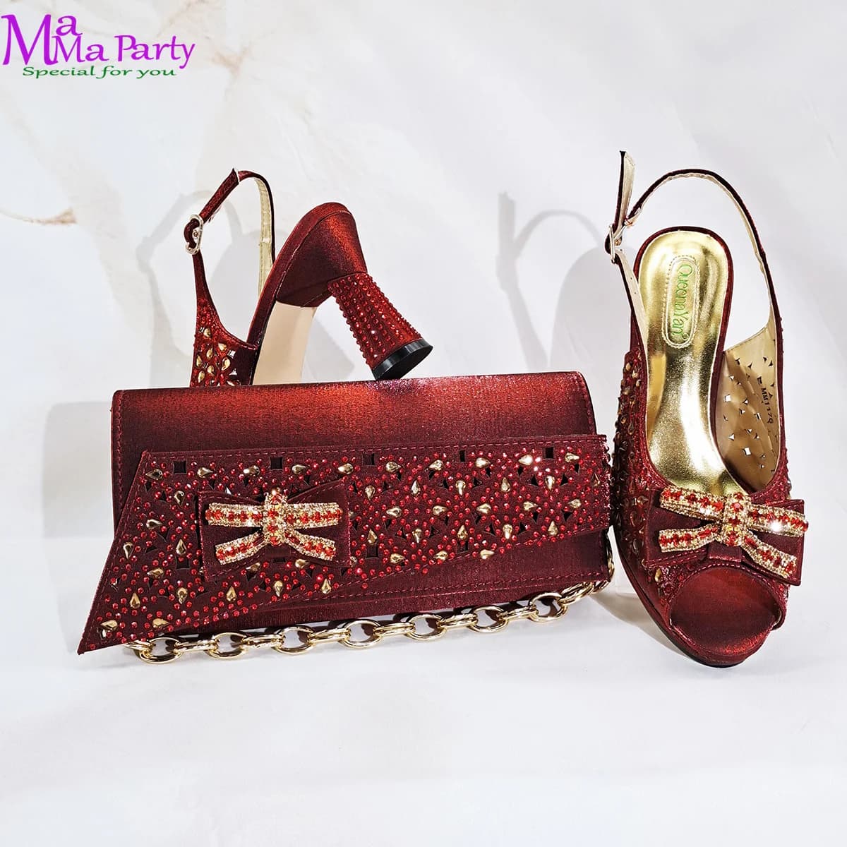 Scarpe e borsa da donna italiane di design classico di nuova moda matura da abbinare al colore vino con tacchi comodi per la festa