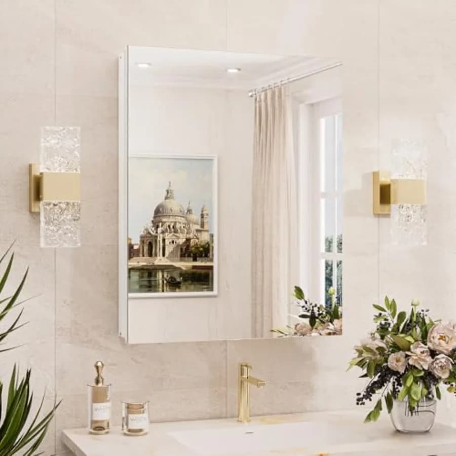 Specchio per mobiletto da bagno con vano portaoggetti: superficie in alluminio temperato 20x26, finitura bianca, ripiani regolabili, design moderno.